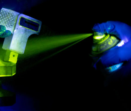 magnetoscopia spray magnetici giogo elettromagnetico magneti permanenti a batteria spray fluorescente controllo non distruttivo