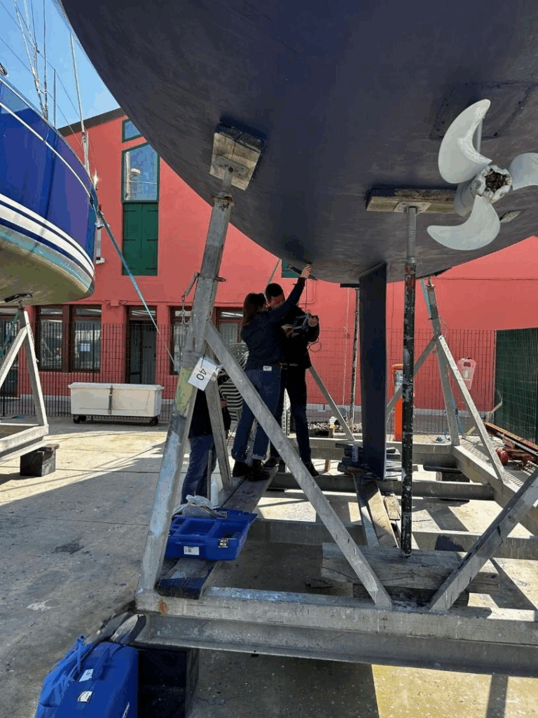 controllo barche vetroresina con Epoch 650 e sonda M2008 - perizie navali controlli non distruttivi - fram sas vendita di strumenti e servizi per controlli non distruttivi
