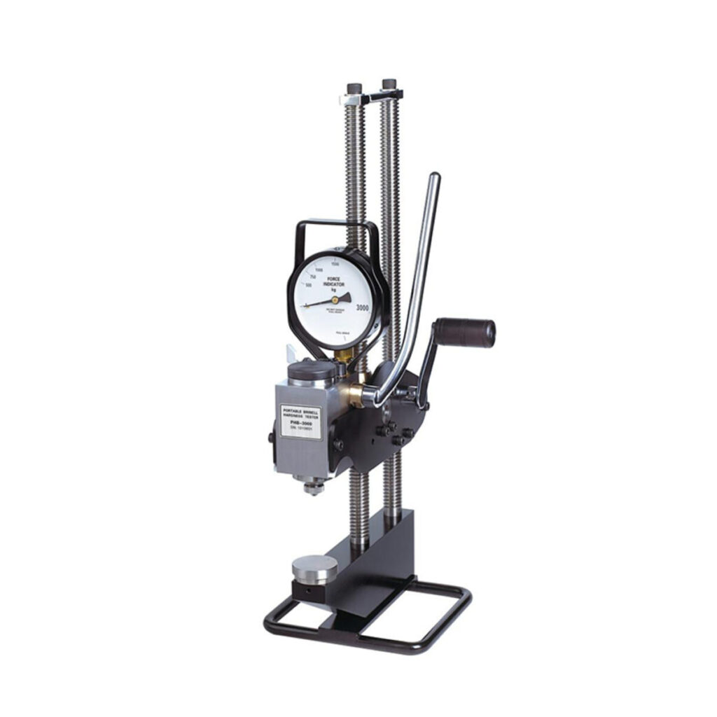 Fotografia del durometro portatile KING Brinell per prove di durezza su metalli e leghe. FRAM s.a.s. fornisce lo strumento completo, l'assistenza tecnica, la taratura e tutti i ricambi originali (penetratori, blocchi di calibrazione e accessori) in tutta Italia.